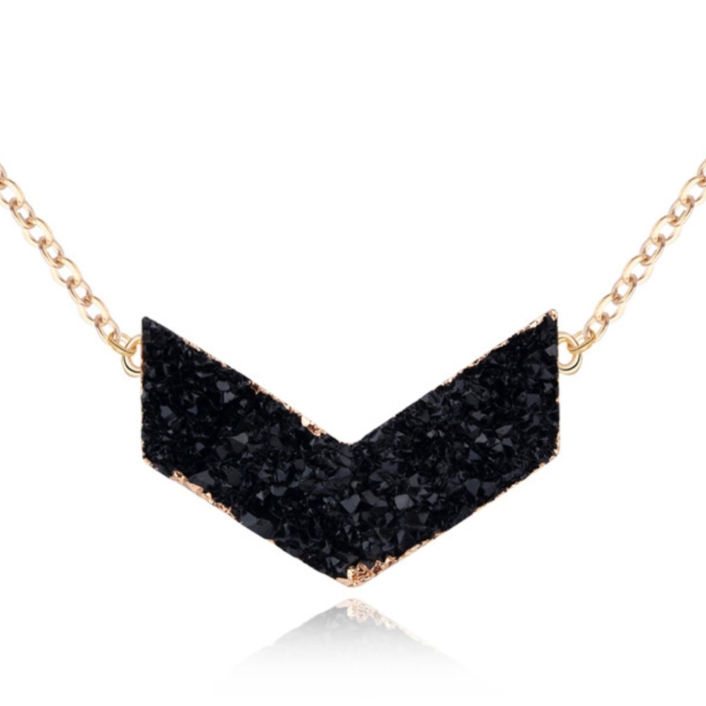 V-shaped Black resin druzy gold plated necklace